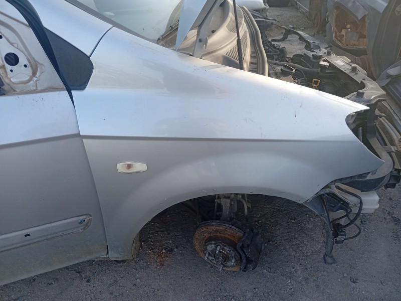 Recambio de aleta delantera derecha para hyundai getz (tb) 1.1 referencia OEM IAM 663211C650  