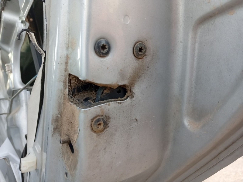 Recambio de cerradura puerta trasera derecha para hyundai getz (tb) 1.1 referencia OEM IAM 814201C000 814201C020 