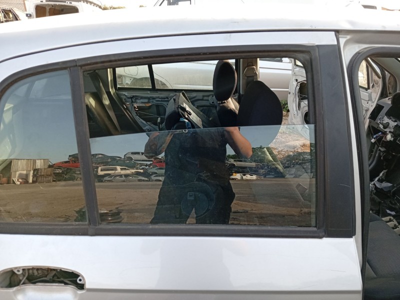 Recambio de luna trasera derecha para hyundai getz (tb) 1.1 referencia OEM IAM 834201C010  