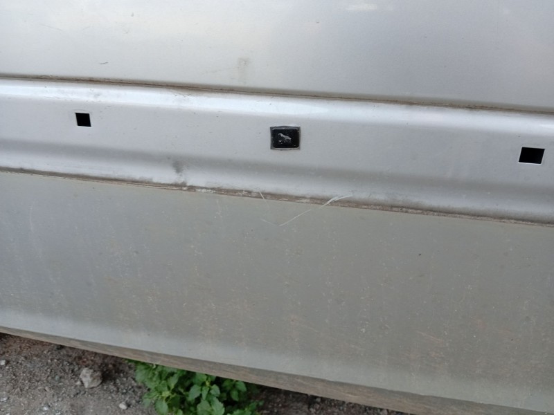 Recambio de puerta delantera derecha para hyundai getz (tb) 1.1 referencia OEM IAM 760041C020  