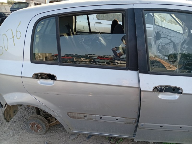 Recambio de puerta trasera derecha para hyundai getz (tb) 1.1 referencia OEM IAM 770041C020  