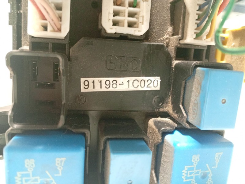 Recambio de caja reles / fusibles para hyundai getz (tb) 1.1 referencia OEM IAM 911981C020  