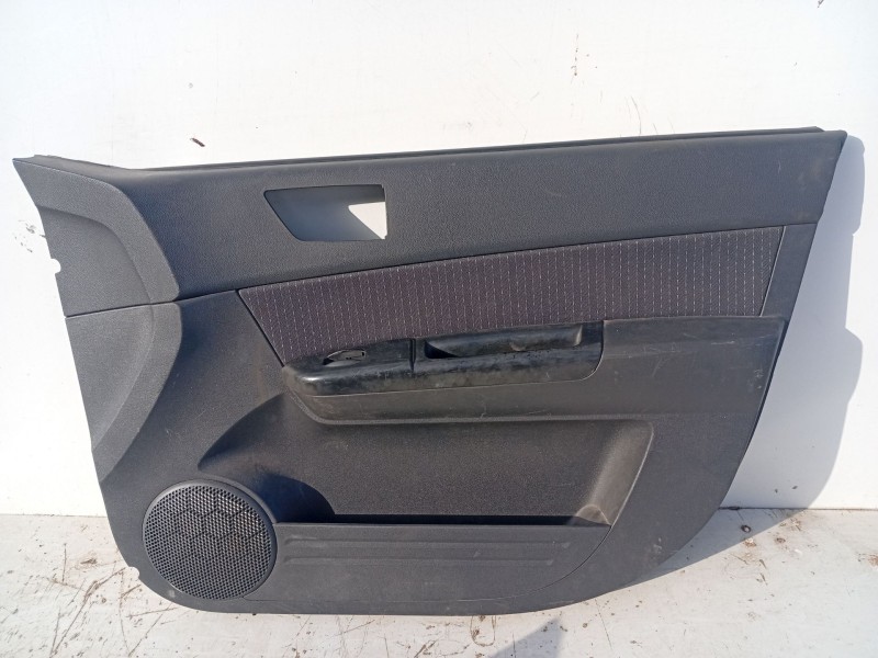 Recambio de guarnecido puerta delantera derecha para hyundai getz (tb) 1.1 referencia OEM IAM 823041C0605S  