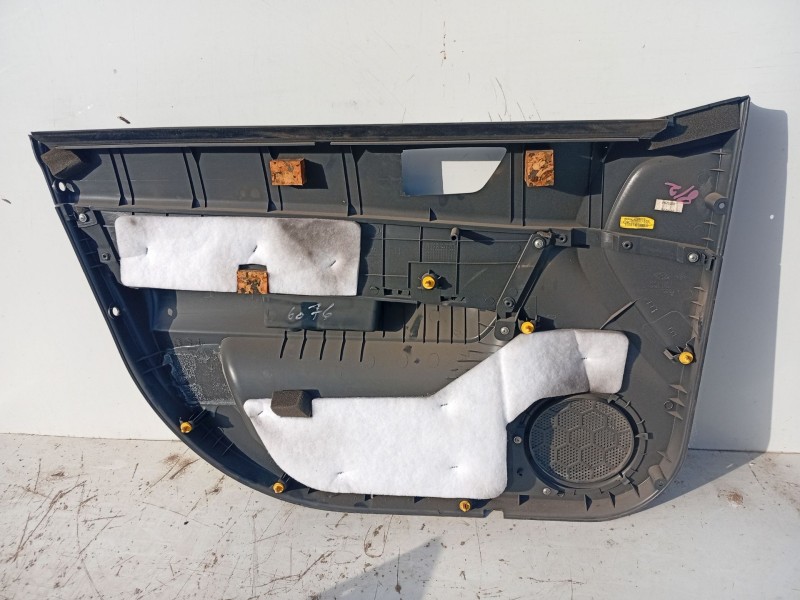 Recambio de guarnecido puerta delantera derecha para hyundai getz (tb) 1.1 referencia OEM IAM 823041C0605S  