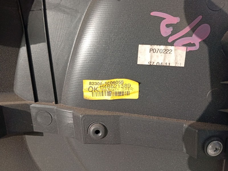 Recambio de guarnecido puerta delantera derecha para hyundai getz (tb) 1.1 referencia OEM IAM 823041C0605S  