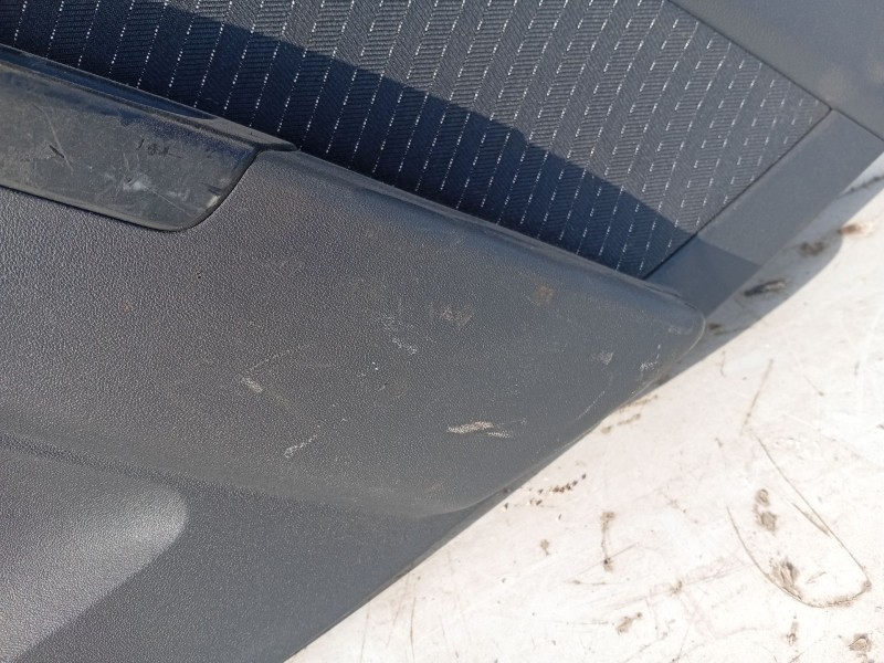 Recambio de guarnecido puerta trasera derecha para hyundai getz (tb) 1.1 referencia OEM IAM 833041C0305S  