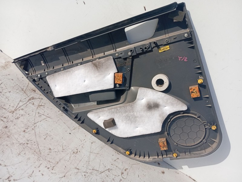 Recambio de guarnecido puerta trasera derecha para hyundai getz (tb) 1.1 referencia OEM IAM 833041C0305S  