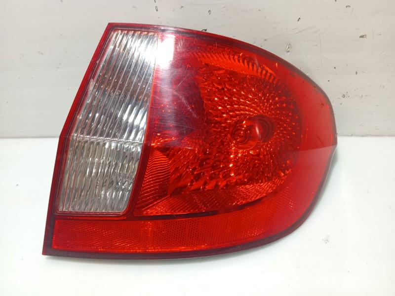 Recambio de piloto trasero derecho para hyundai getz (tb) 1.1 referencia OEM IAM 924021C510  