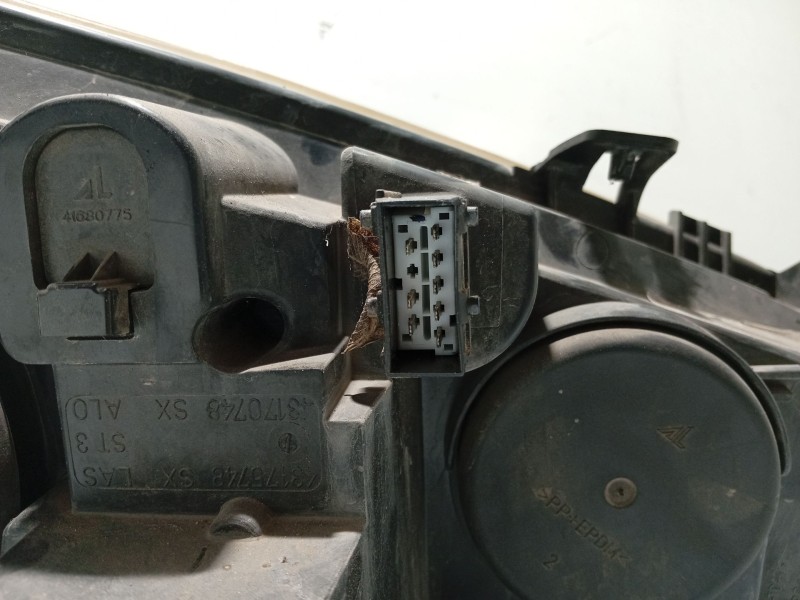 Recambio de faro izquierdo para peugeot 307 sw (3h) 1.6 hdi 90 referencia OEM IAM 620886  