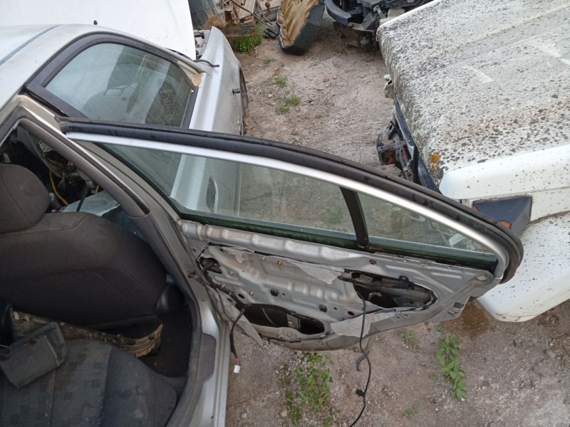 Recambio de puerta trasera derecha para hyundai accent ii (lc) 1.5 crdi referencia OEM IAM 7700425030  