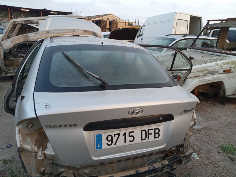 Recambio de porton trasero para hyundai accent ii (lc) 1.5 crdi referencia OEM IAM 7370025520  