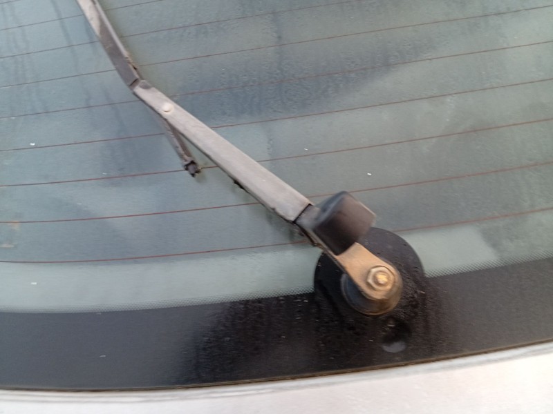 Recambio de brazo limpia trasero para hyundai accent ii (lc) 1.5 crdi referencia OEM IAM 9881025050  