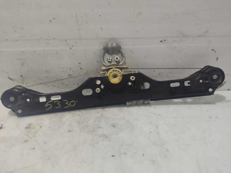 Recambio de elevalunas trasero izquierdo para mercedes-benz clase c (w203) berlina referencia OEM IAM A2037300346 A2038202942 