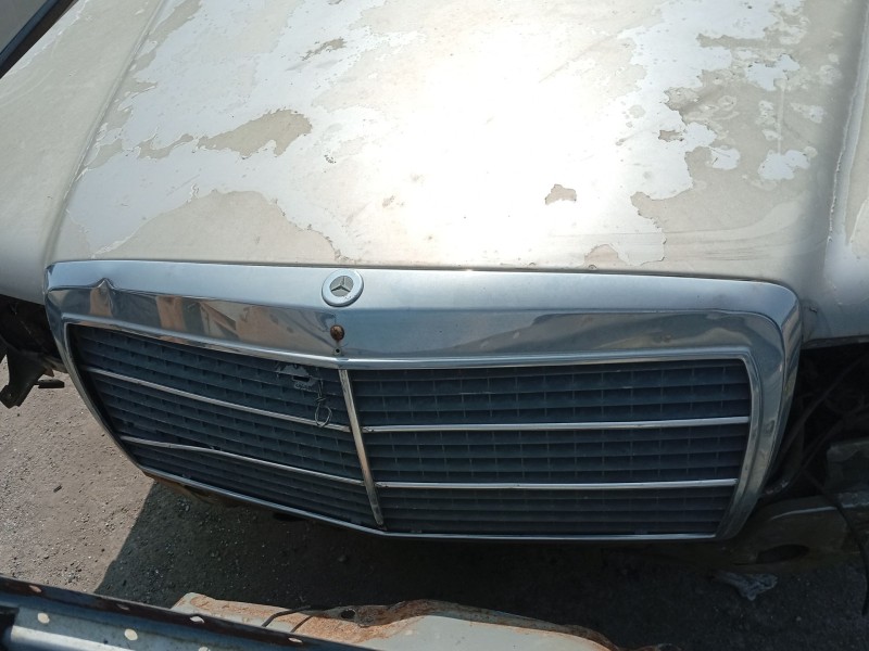 Recambio de moldura para mercedes-benz 190 (w201) d 2.5 (201.126) referencia OEM IAM 2018880223  