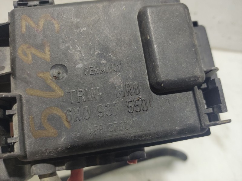 Recambio de caja reles / fusibles para volkswagen polo berlina (6n2) trendline referencia OEM IAM 6X0937550  