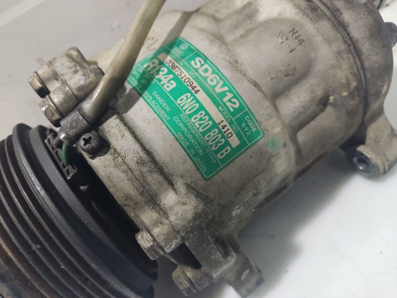 Recambio de compresor aire acondicionado para volkswagen polo berlina (6n2) trendline referencia OEM IAM 6n0820803b  