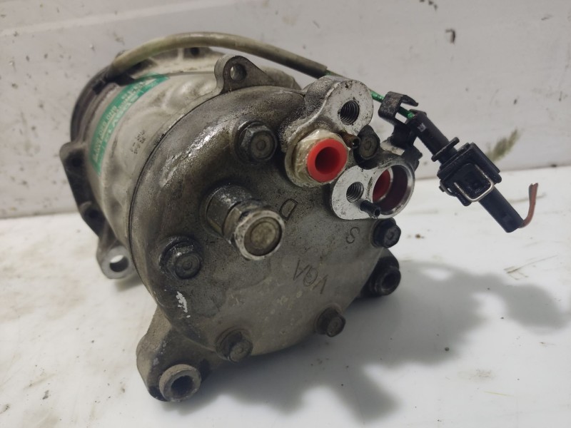 Recambio de compresor aire acondicionado para volkswagen polo berlina (6n2) trendline referencia OEM IAM 6n0820803b  