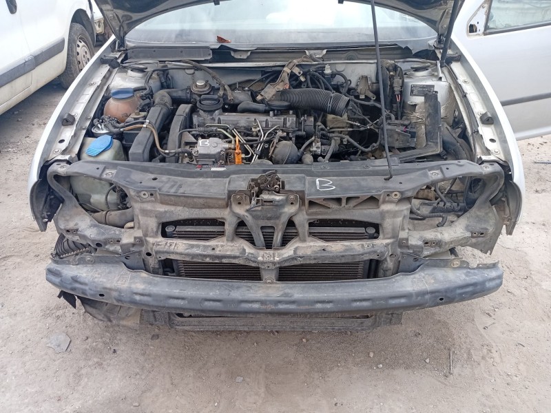 Recambio de panel frontal para volkswagen golf iv (1j1) 1.9 tdi 4motion referencia OEM IAM 1J0805588T  