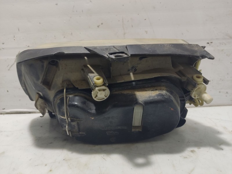 Recambio de faro derecho para volkswagen polo berlina (6n2) trendline referencia OEM IAM 6N1941018AA  