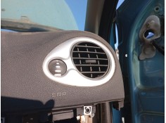 Recambio de aireador lateral derecho para renault clio iii (br0/1, cr0/1) 1.5 dci (c/br0g, c/br1g) referencia OEM IAM 7701061212