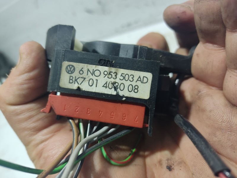 Recambio de mando limpia para volkswagen polo berlina (6n2) trendline referencia OEM IAM 6N0953519B01C  