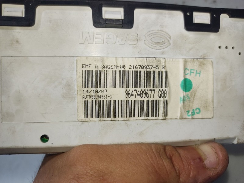 Recambio de pantalla multifuncion para citroën xsara (n1) 1.6 16v referencia OEM IAM 9647409677G00  