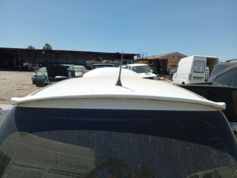 Recambio de aleron trasero para kia carens i monospace (fc, fj) 2.0 crdi referencia OEM IAM   