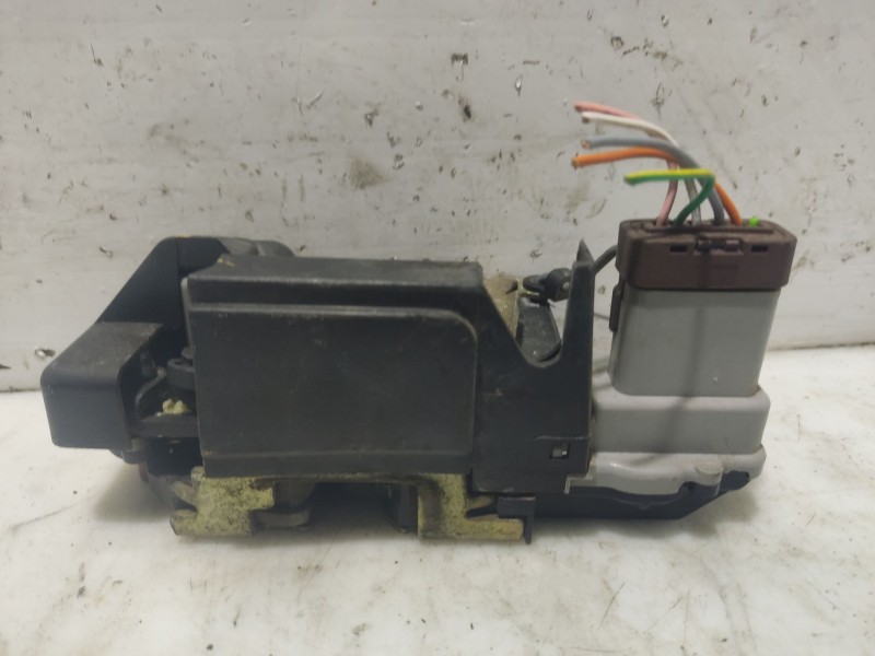 Recambio de cerradura puerta delantera derecha para citroën xsara picasso referencia OEM IAM 9136J3  