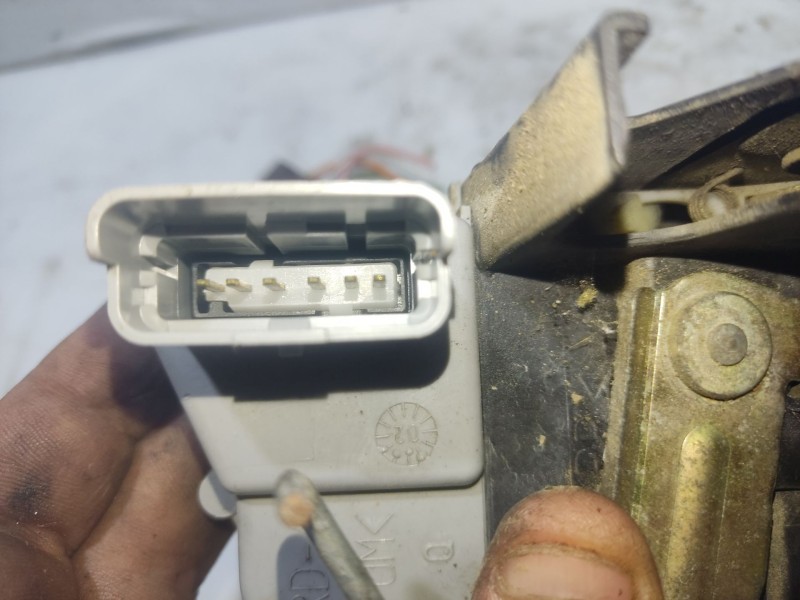 Recambio de cerradura puerta delantera derecha para citroën xsara picasso referencia OEM IAM 9136J3  