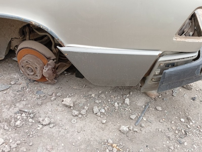 Recambio de moldura para mercedes-benz 190 (w201) d 2.5 (201.126) referencia OEM IAM A2016900962  