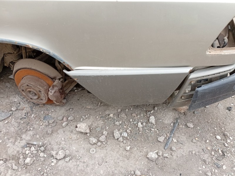 Recambio de moldura para mercedes-benz 190 (w201) d 2.5 (201.126) referencia OEM IAM A2016900962  