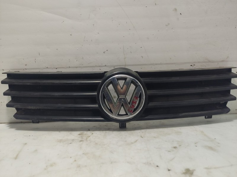 Recambio de calandra delantera de radiador para volkswagen polo berlina (6n2) trendline referencia OEM IAM 6N1857508D01C  