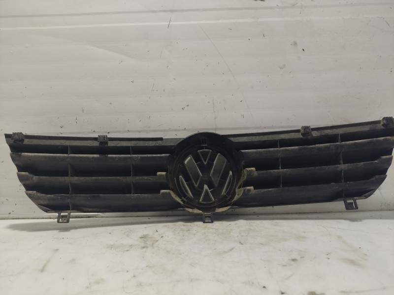 Recambio de calandra delantera de radiador para volkswagen polo berlina (6n2) trendline referencia OEM IAM 6N1857508D01C  