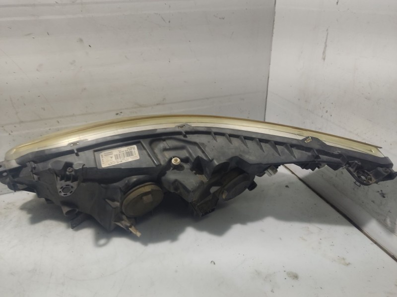 Recambio de faro derecho para citroën c4 i sedán 1.6 hdi referencia OEM IAM 9646893880  