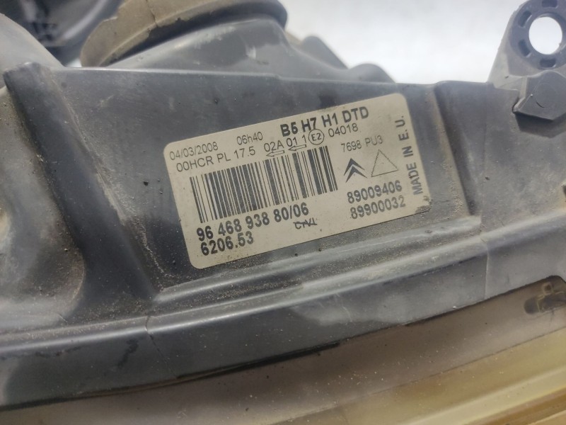 Recambio de faro derecho para citroën c4 i sedán 1.6 hdi referencia OEM IAM 9646893880  