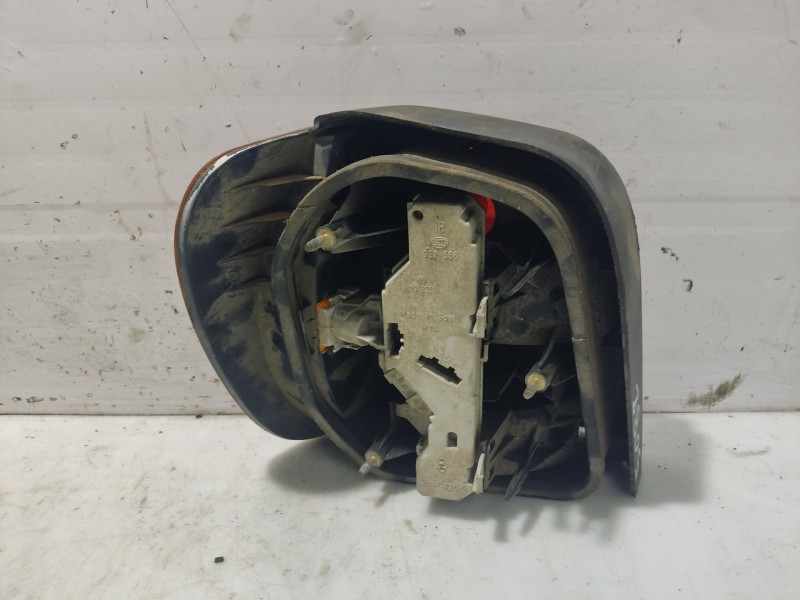 Recambio de piloto trasero derecho para volkswagen polo iii (6n1) 60 1.4 referencia OEM IAM 6N0945096  