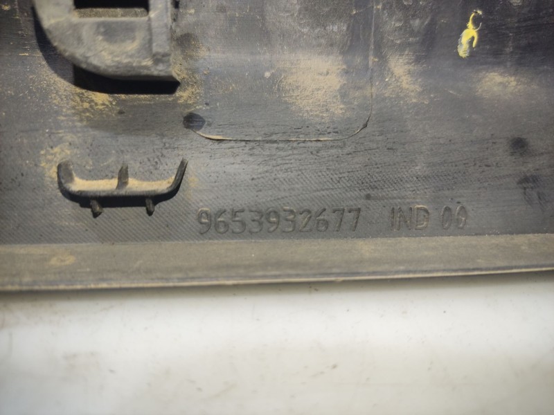 Recambio de moldura para citroën c4 i sedán 1.6 hdi referencia OEM IAM 9653932677  