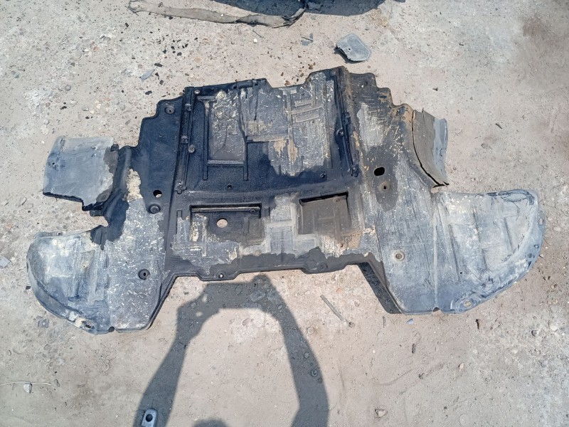 Recambio de cubrecarter para opel vectra c (z02) 1.9 cdti (f69) referencia OEM IAM 13140972  