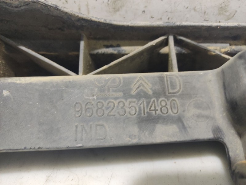 Recambio de moldura para citroën c4 i sedán 1.6 hdi referencia OEM IAM 9682351480  