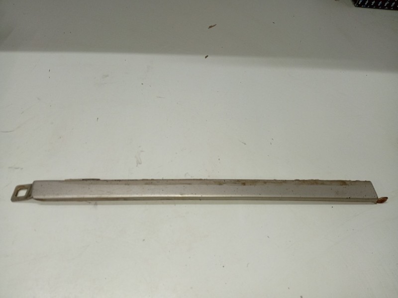Recambio de moldura para mercedes-benz 190 (w201) d 2.5 (201.126) referencia OEM IAM 2018890263  
