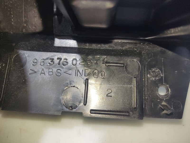 Recambio de cenicero para citroën xsara (n1) 1.6 16v referencia OEM IAM 9637602677  