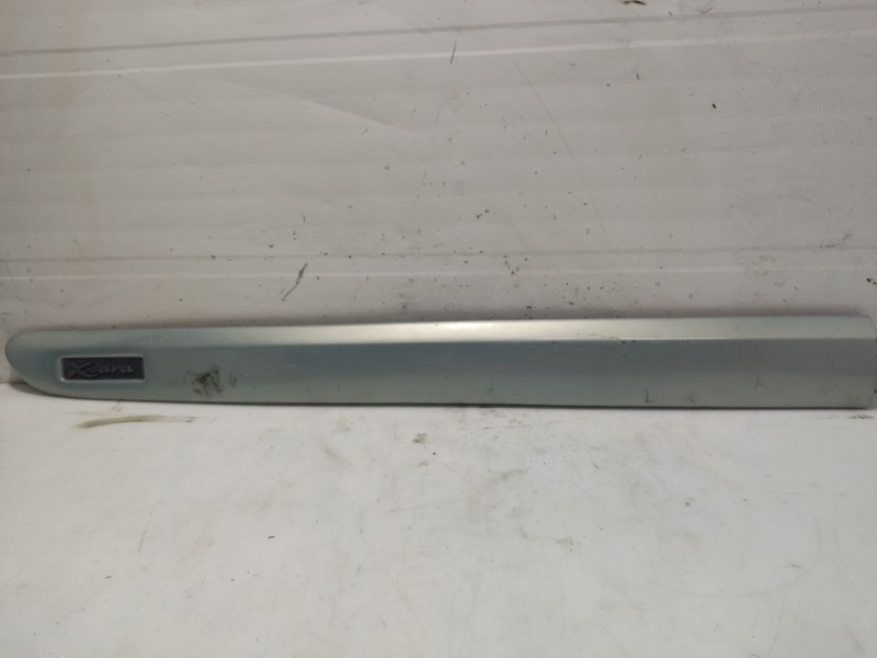 Recambio de moldura para citroën xsara (n1) 1.6 16v referencia OEM IAM 9639767277  