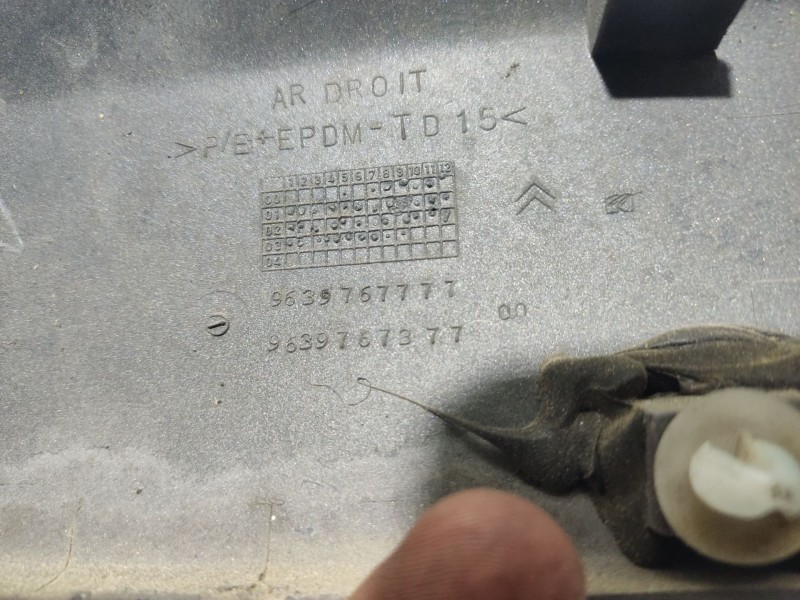 Recambio de moldura para citroën xsara (n1) 1.6 16v referencia OEM IAM 9639767777  