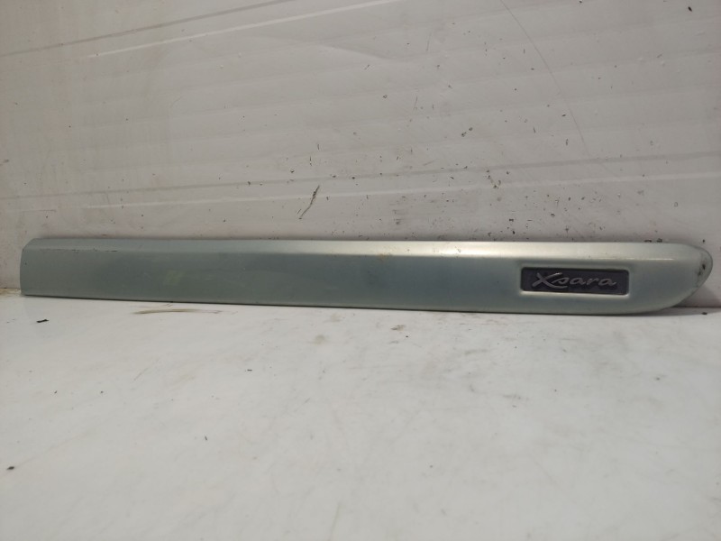 Recambio de moldura para citroën xsara (n1) 1.6 16v referencia OEM IAM 9639787577  