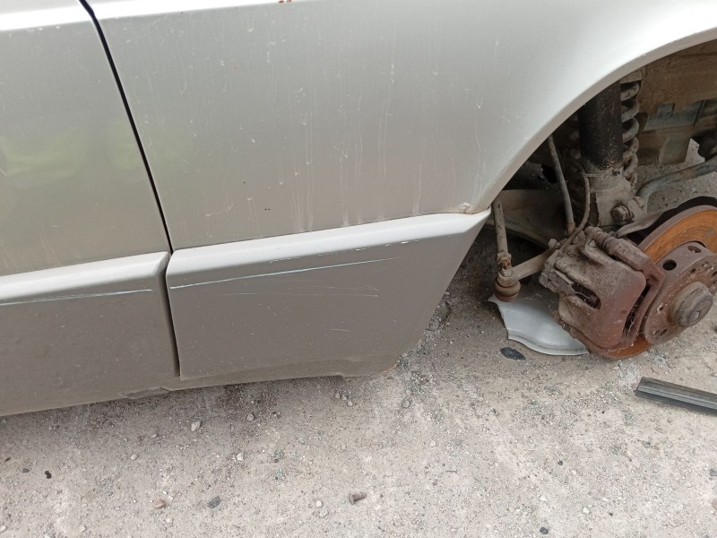 Recambio de moldura para mercedes-benz 190 (w201) d 2.5 (201.126) referencia OEM IAM A2018840031  