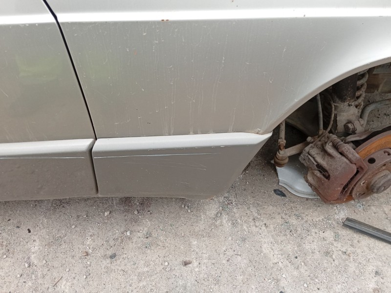 Recambio de moldura para mercedes-benz 190 (w201) d 2.5 (201.126) referencia OEM IAM A2018840031  