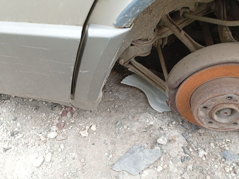 Recambio de moldura para mercedes-benz 190 (w201) d 2.5 (201.126) referencia OEM IAM A2016902962  