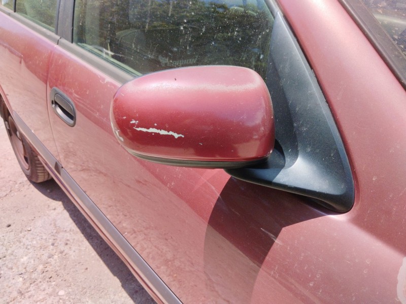 nissan almera ii hatchback (n16) del año 2001