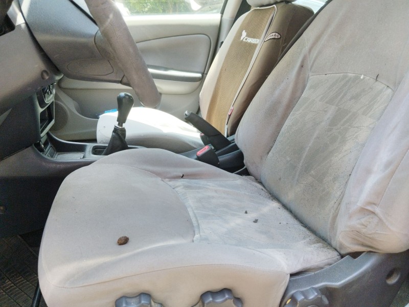 nissan almera ii hatchback (n16) del año 2001