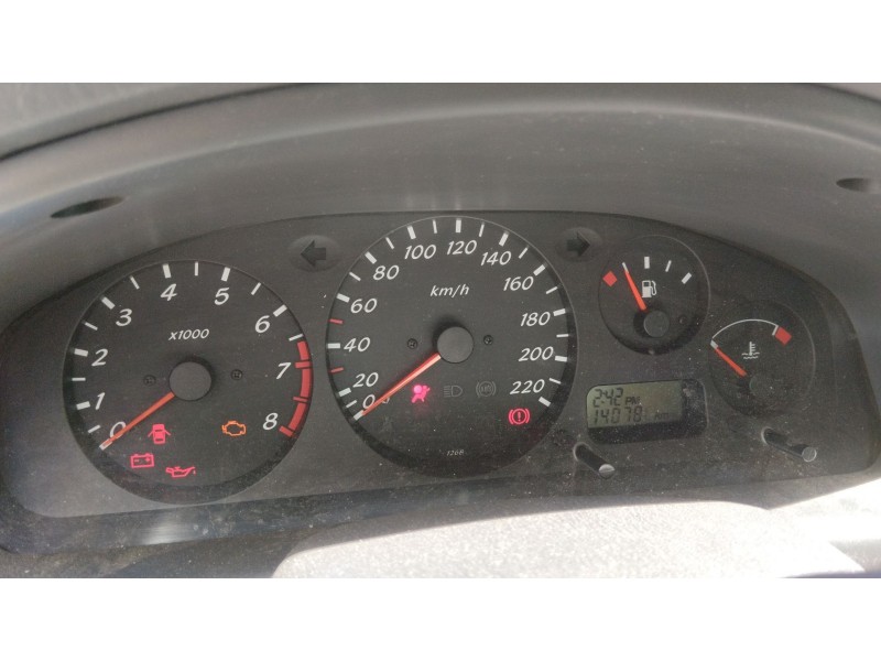 nissan almera ii hatchback (n16) del año 2001